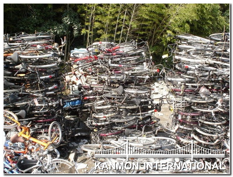 515-used_japanese_bicycles_3651359436573619360635923633358536193618363436093597363736563611364036563609.jpg